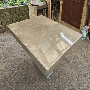 Metalický povlak stolu 3.jpg